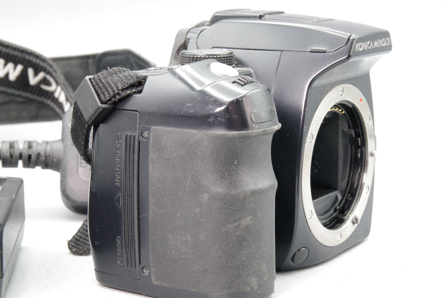 Konica Minolta Dynax 5D DSLR Camera – 6.1MP – With Charger & Battery – VGC