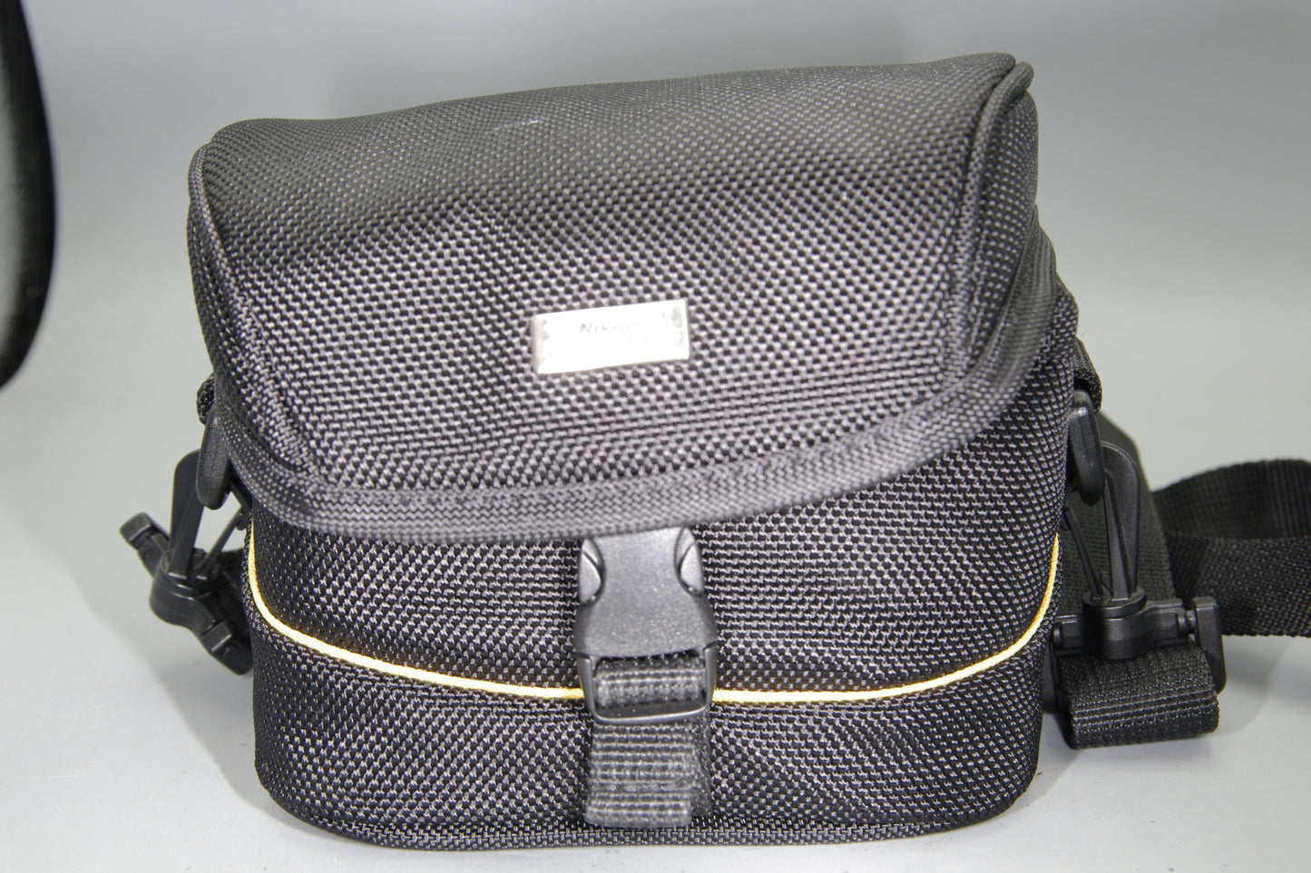 Nikon Coolpix P100 Digital Camera with Battery and Case