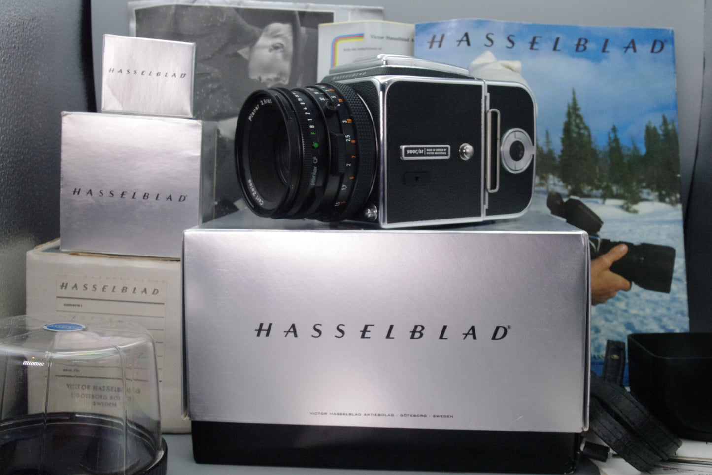 Hasselblad 500C/M Kit – Planar 80mm, A12 Matching Serials, WLF, Boxes – Near Mint