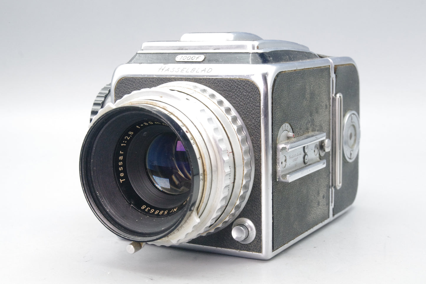 Hasselblad 1000F – C16 Back – WLF – Zeiss Opton 80mm f/2.8 Tessar – VGC