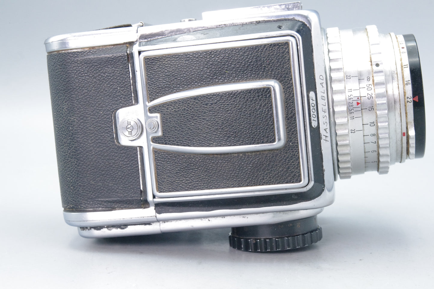 Hasselblad 1000F – C16 Back – WLF – Zeiss Opton 80mm f/2.8 Tessar – VGC