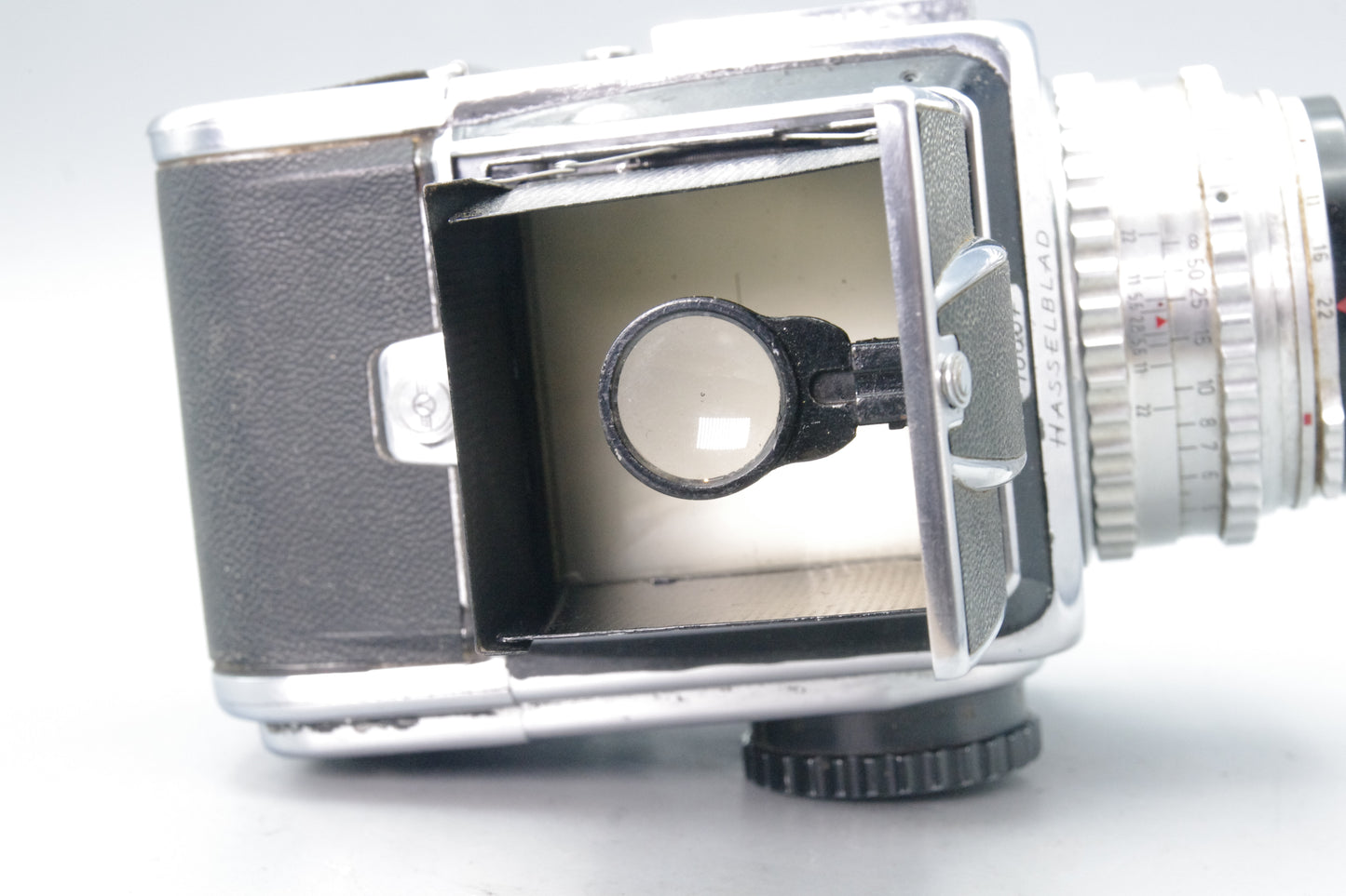 Hasselblad 1000F – C16 Back – WLF – Zeiss Opton 80mm f/2.8 Tessar – VGC