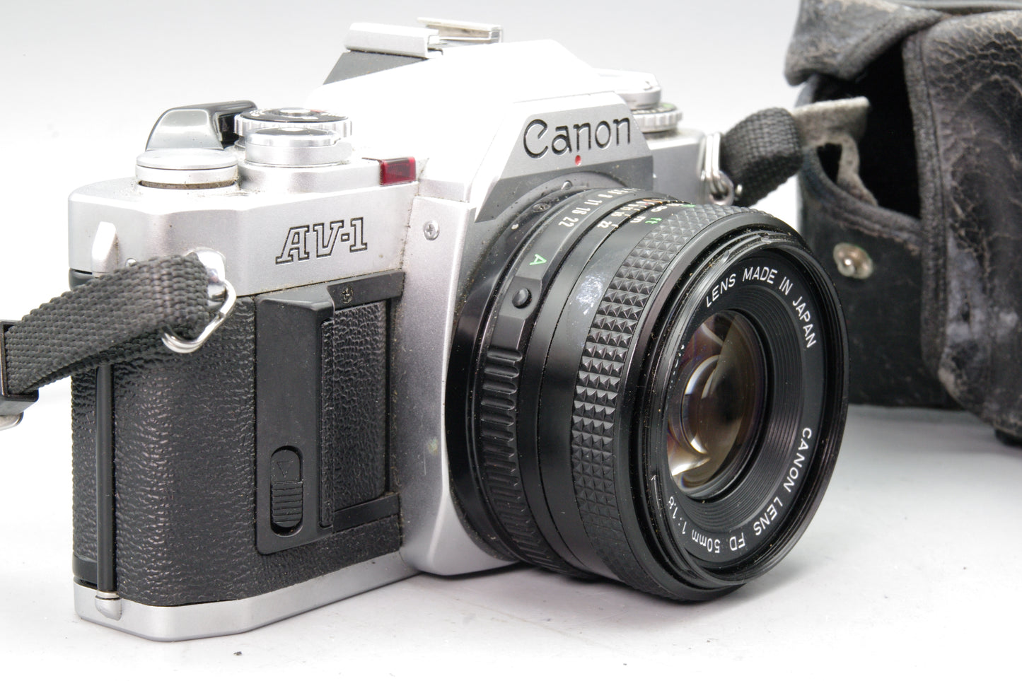 Canon AV-1 + FD 50mm f/1.8 Lens – Excellent Tested 35mm Film SLR + New Batteries