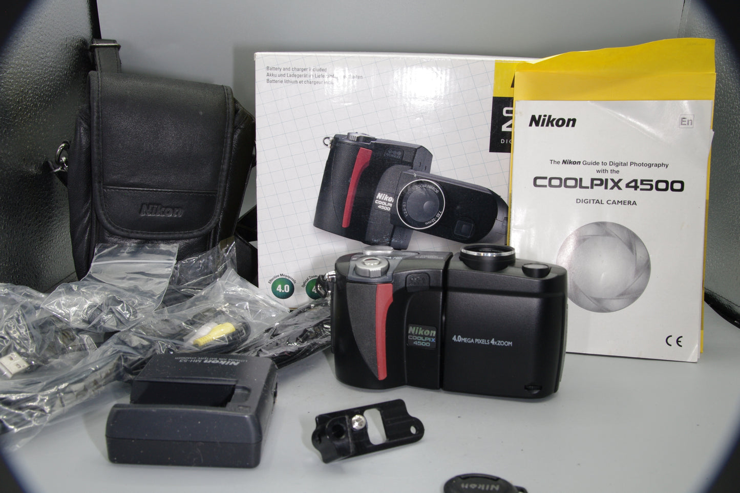 Nikon Coolpix 4500 4MP Digital Camera - Excellent Boxed Working Condition