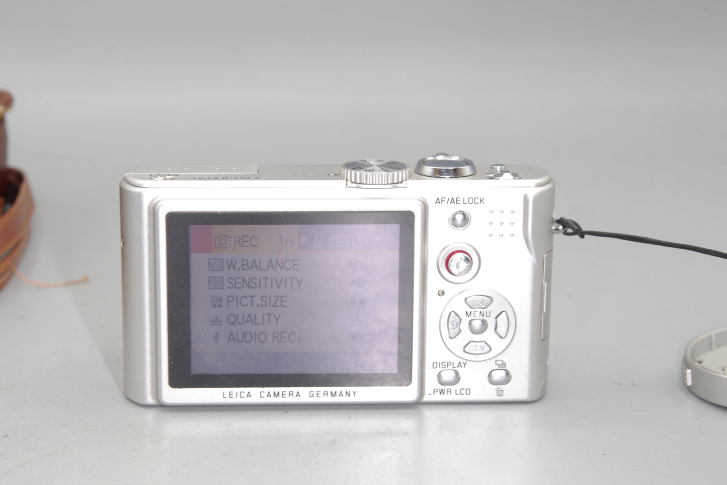 Leica D-Lux 2 12.1MP 24X Digital Compact Camera