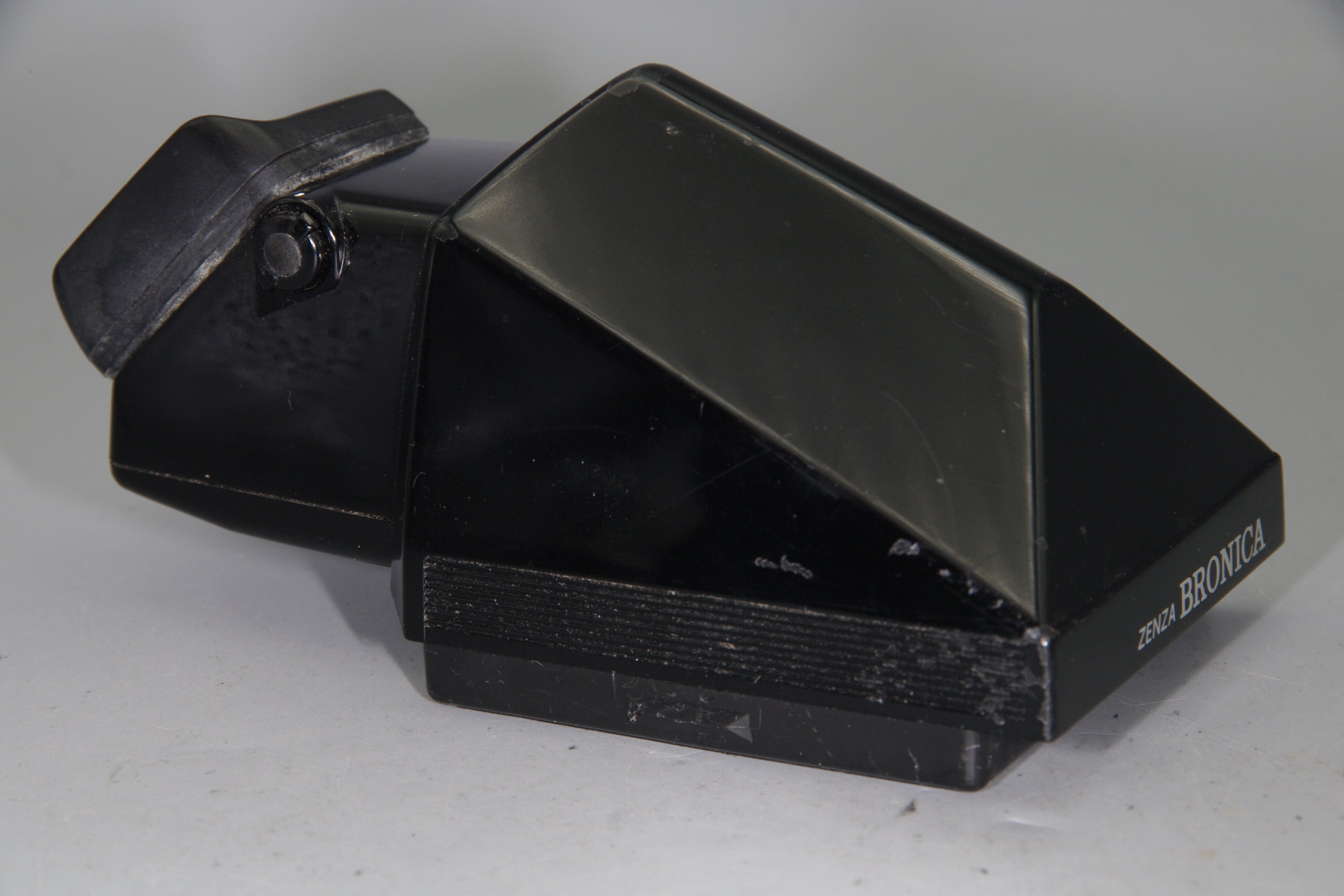 Zenza Bronica 45D‑S Prism Finder with Built‑In Correction for SQ