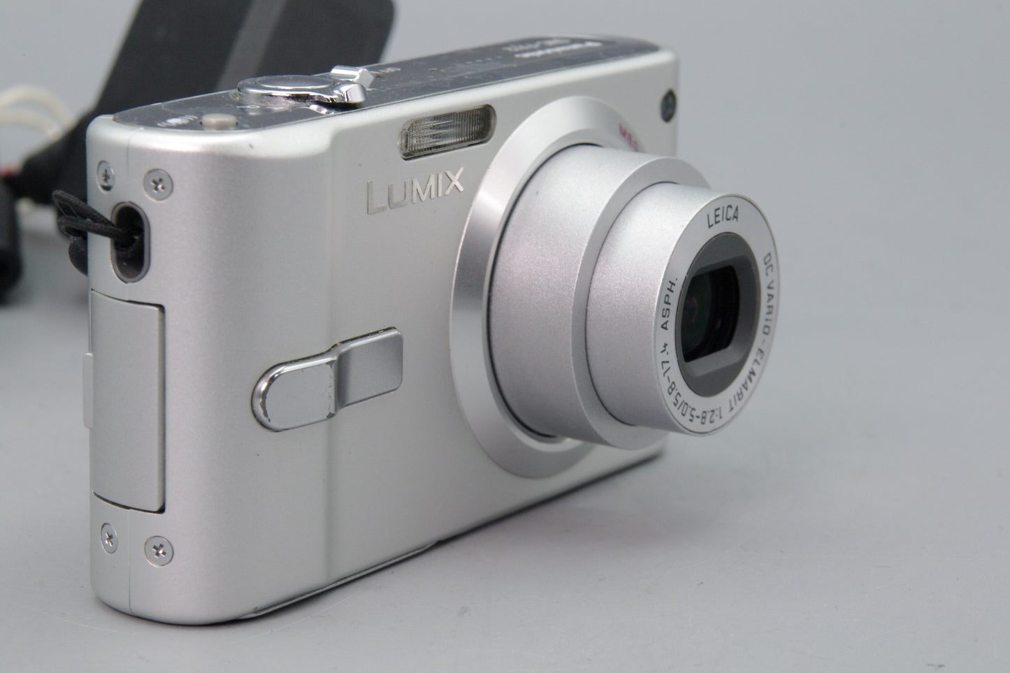 Panasonic Lumix DMC‑FX12 Digital Camera – Boxed – 7.2MP – Silver – Excellent