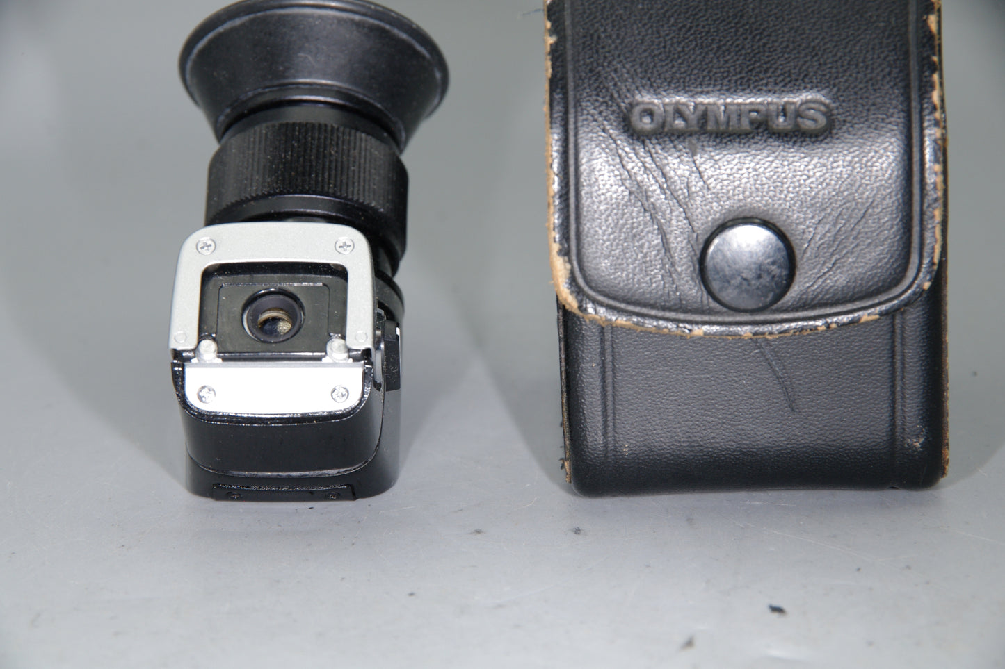 Olympus OM System Varimagni Finder Right‑Angle Viewfinder with Cas