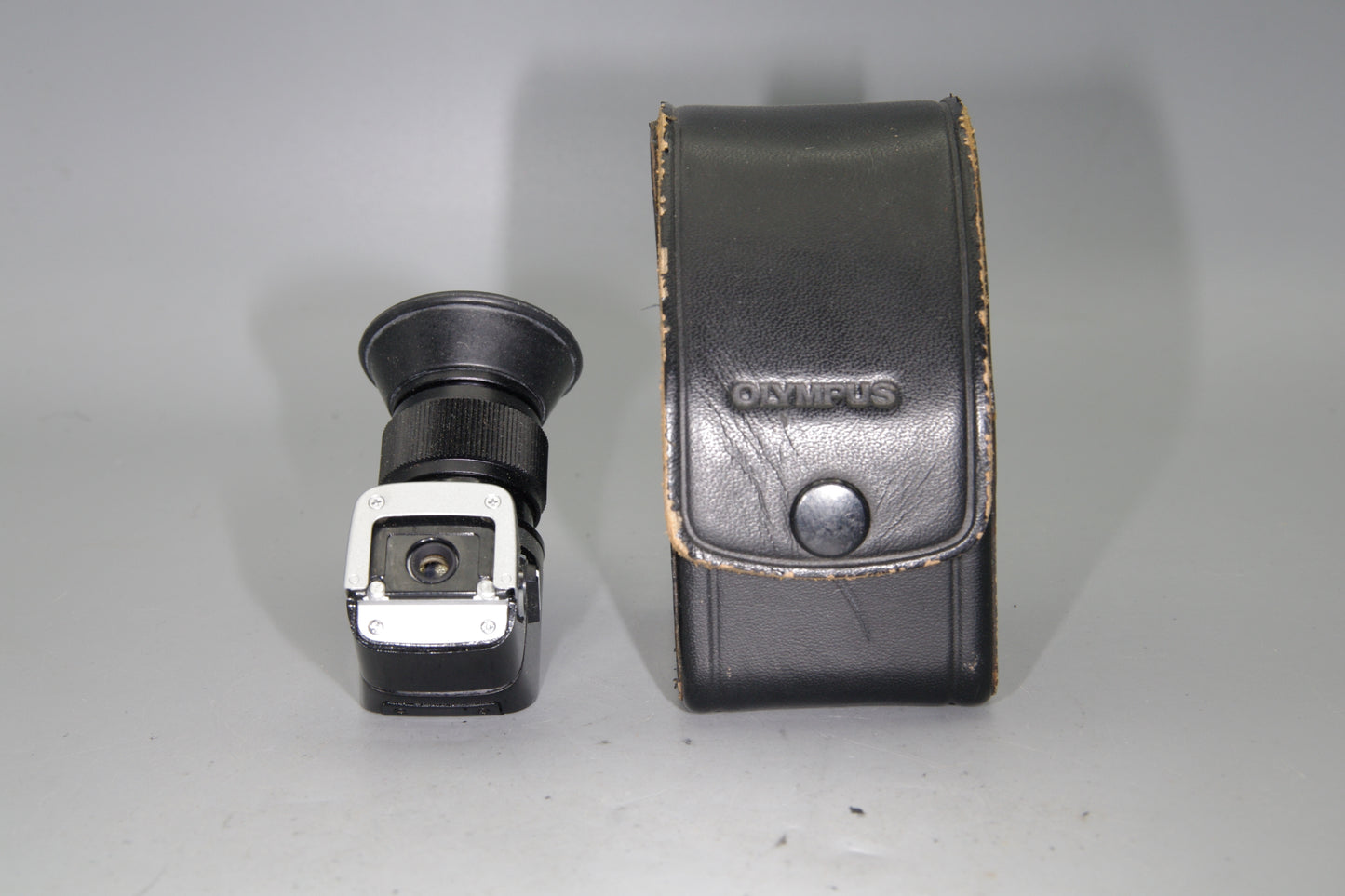 Olympus OM System Varimagni Finder Right‑Angle Viewfinder with Cas