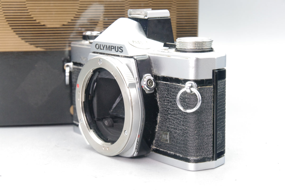 Olympus OM‑2N Chrome 35mm SLR Film Camera Body Only – Tested – Boxed