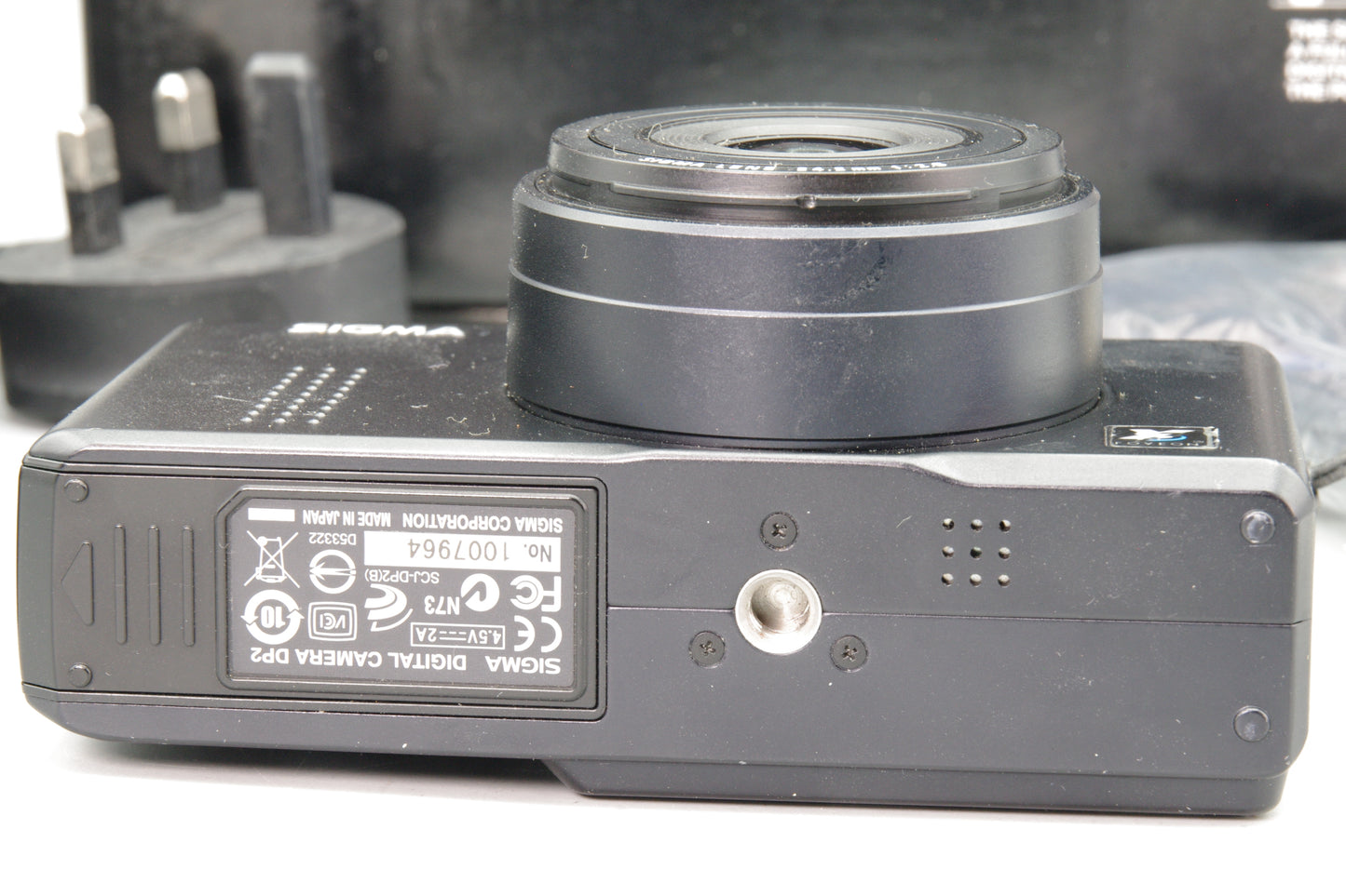 Sigma DP2 Digital Camera – Boxed – Foveon Sensor – Charger Included VGC