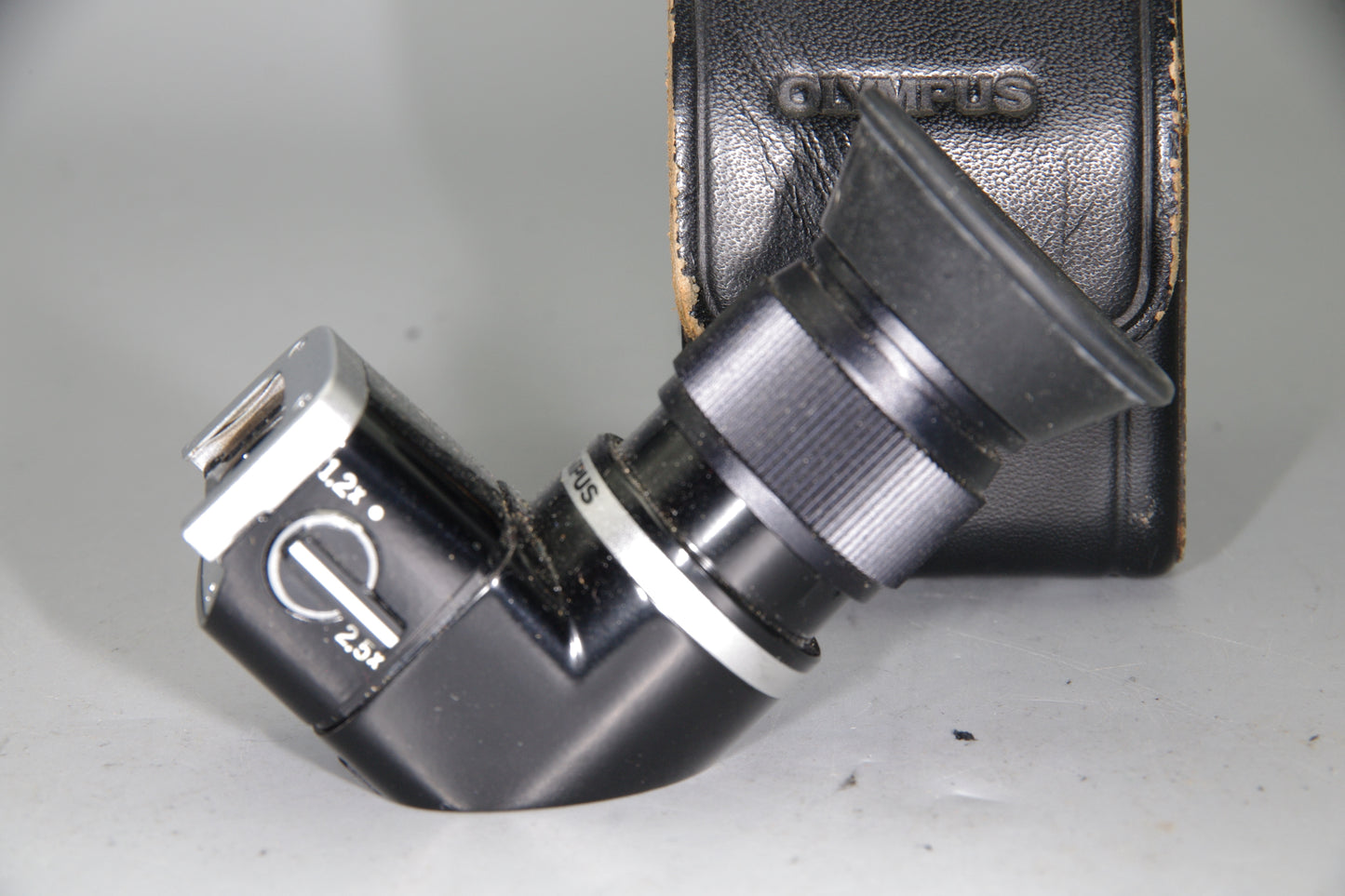 Olympus OM System Varimagni Finder Right‑Angle Viewfinder with Cas