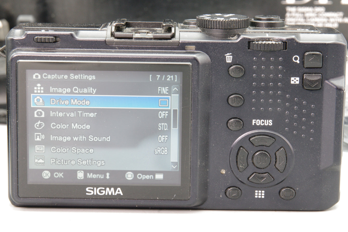 Sigma DP2 Digital Camera – Boxed – Foveon Sensor – Charger Included VGC