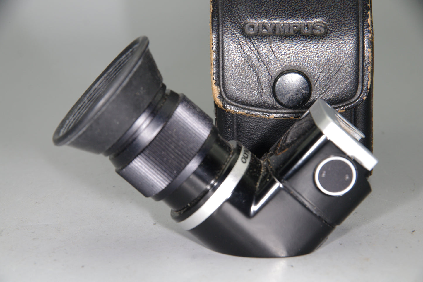 Olympus OM System Varimagni Finder Right‑Angle Viewfinder with Cas