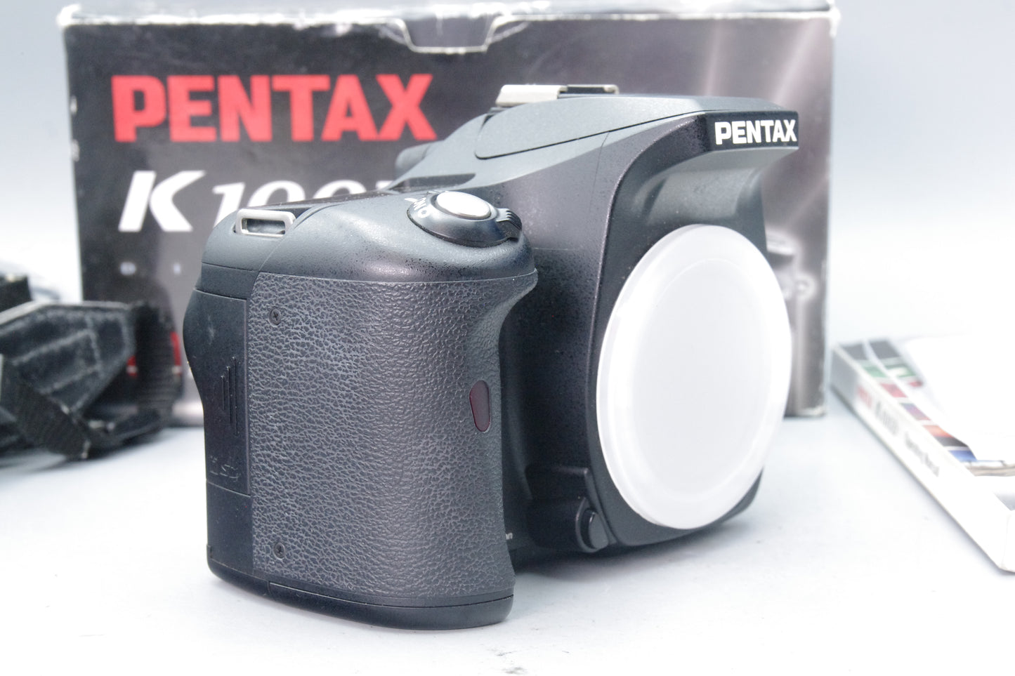 Pentax K100D 6.1MP DSLR Camera – Boxed – S/C 3050 – Excellent Condition