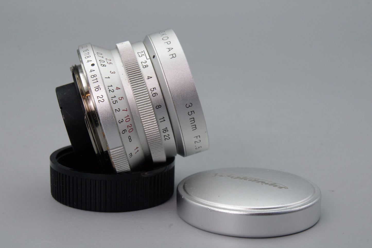 Voigtländer Color‑Skopar 35mm f/2.5 MC Lens – L39 M39 Mount - Excellent