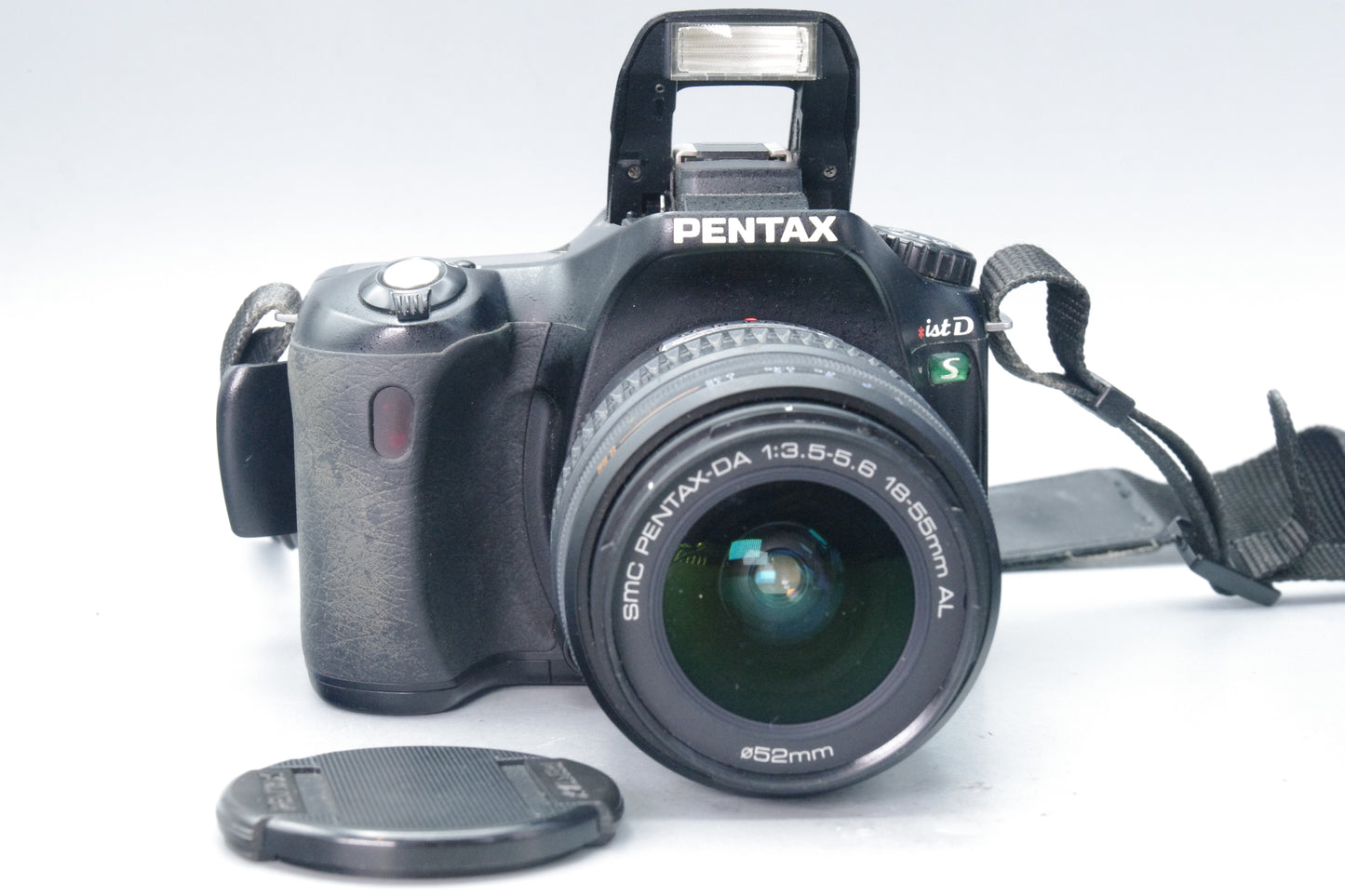 Pentax *istDS 6.1MP DSLR – Excellent – With 18–55mm Lens