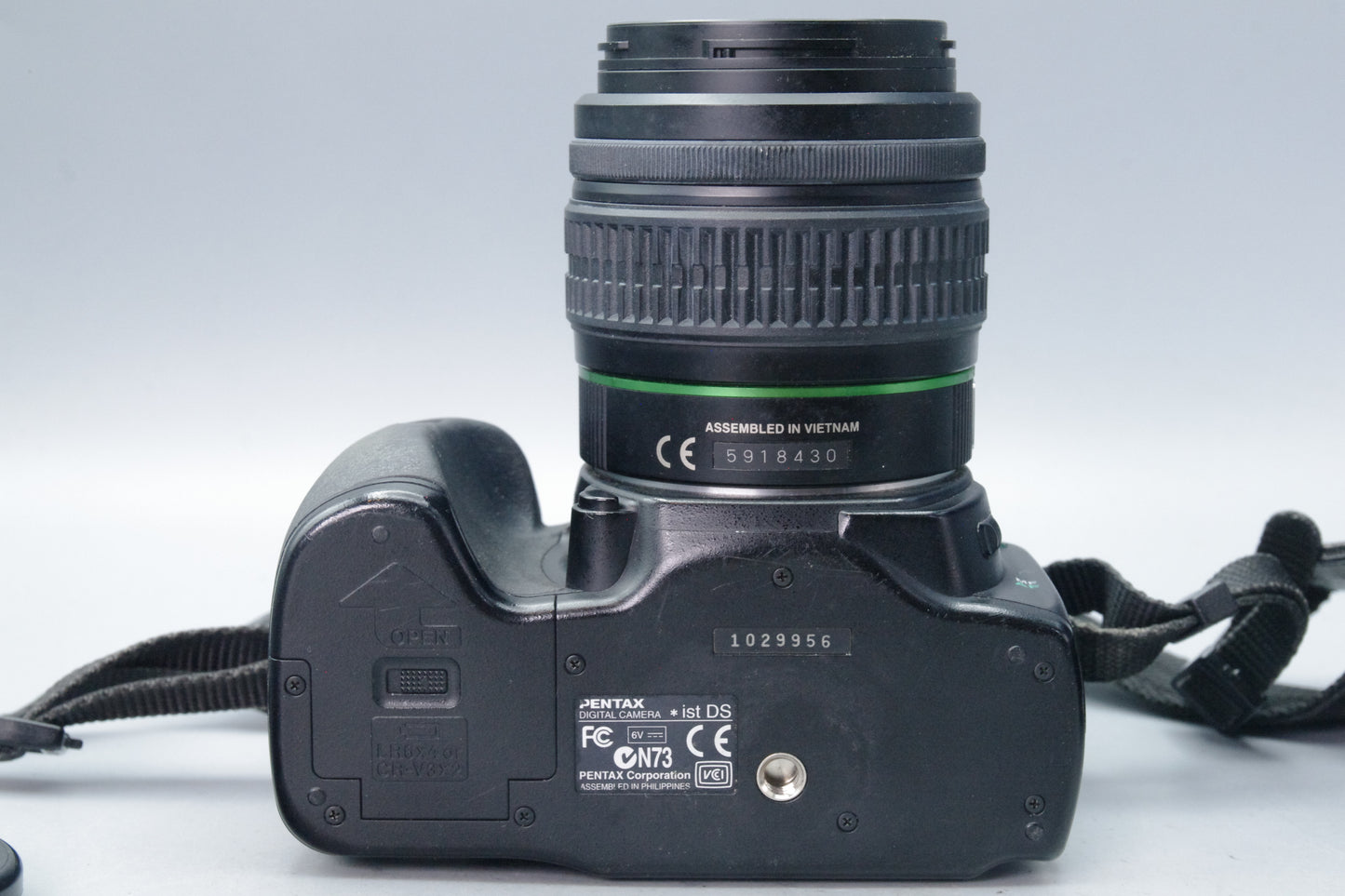 Pentax *istDS 6.1MP DSLR – Excellent – With 18–55mm Lens