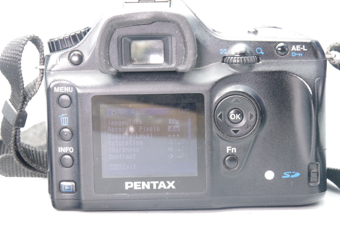 Pentax *istDS 6.1MP DSLR – Excellent – With 18–55mm Lens