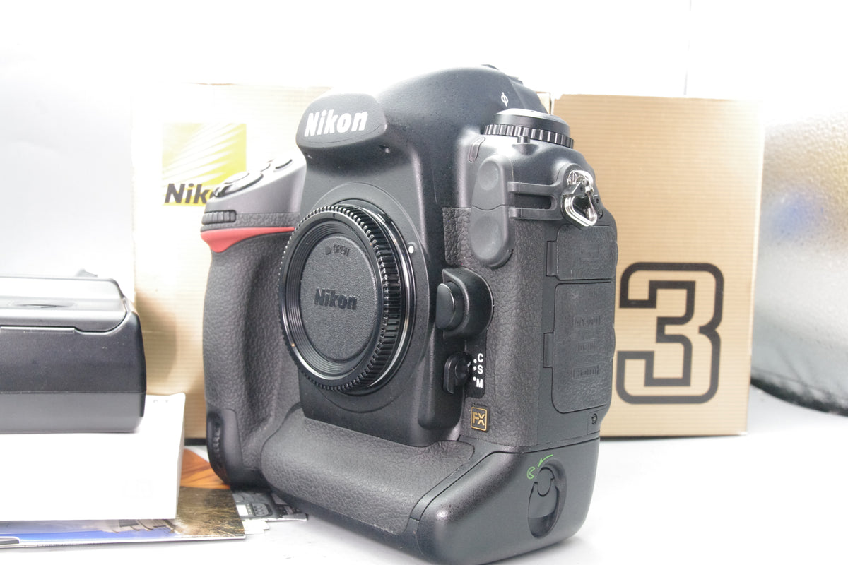 Nikon D3 12.1MP DSLR – Near Mint – S/C 2887 – Boxed – Twin Charger