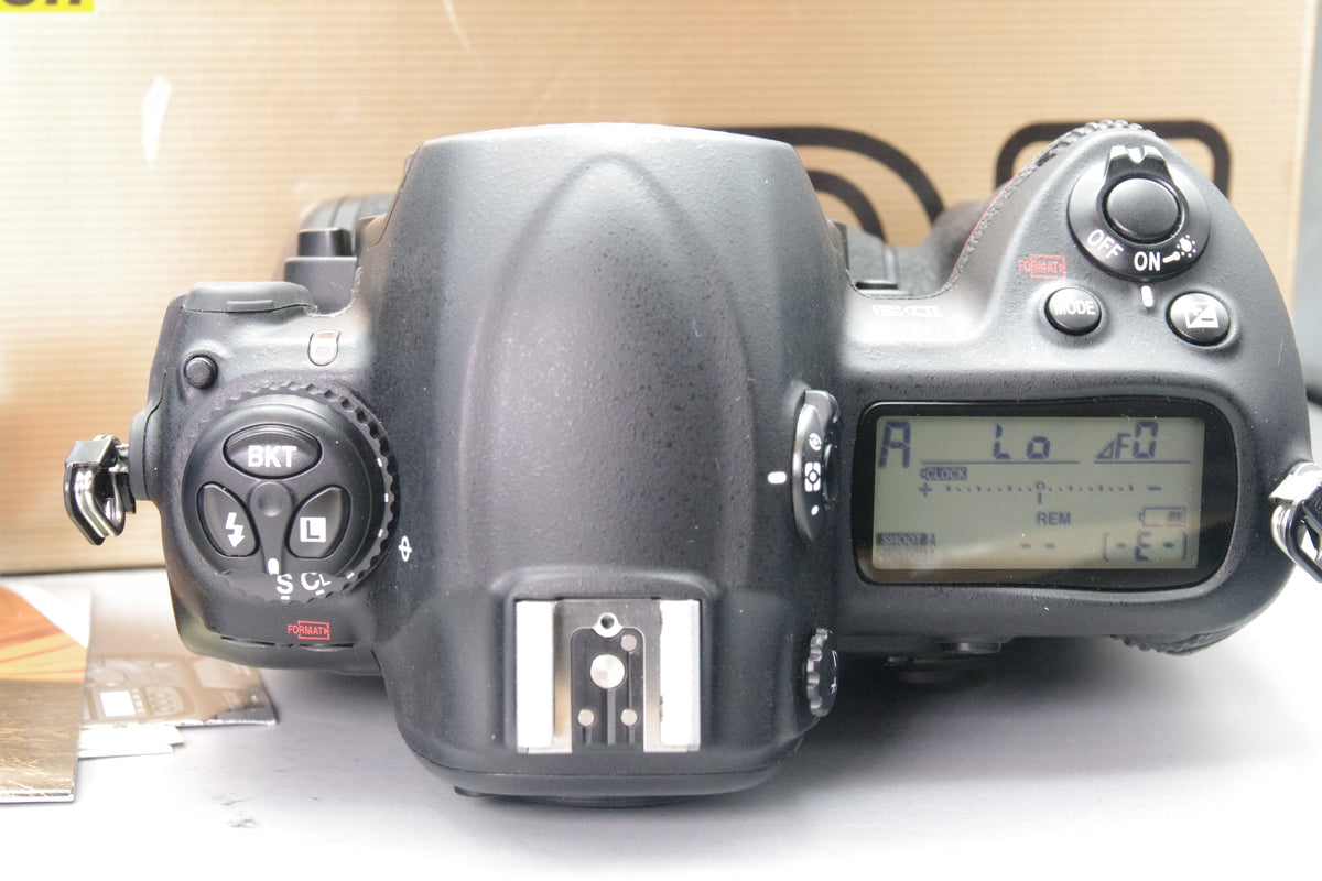 Nikon D3 12.1MP DSLR – Near Mint – S/C 2887 – Boxed – Twin Charger