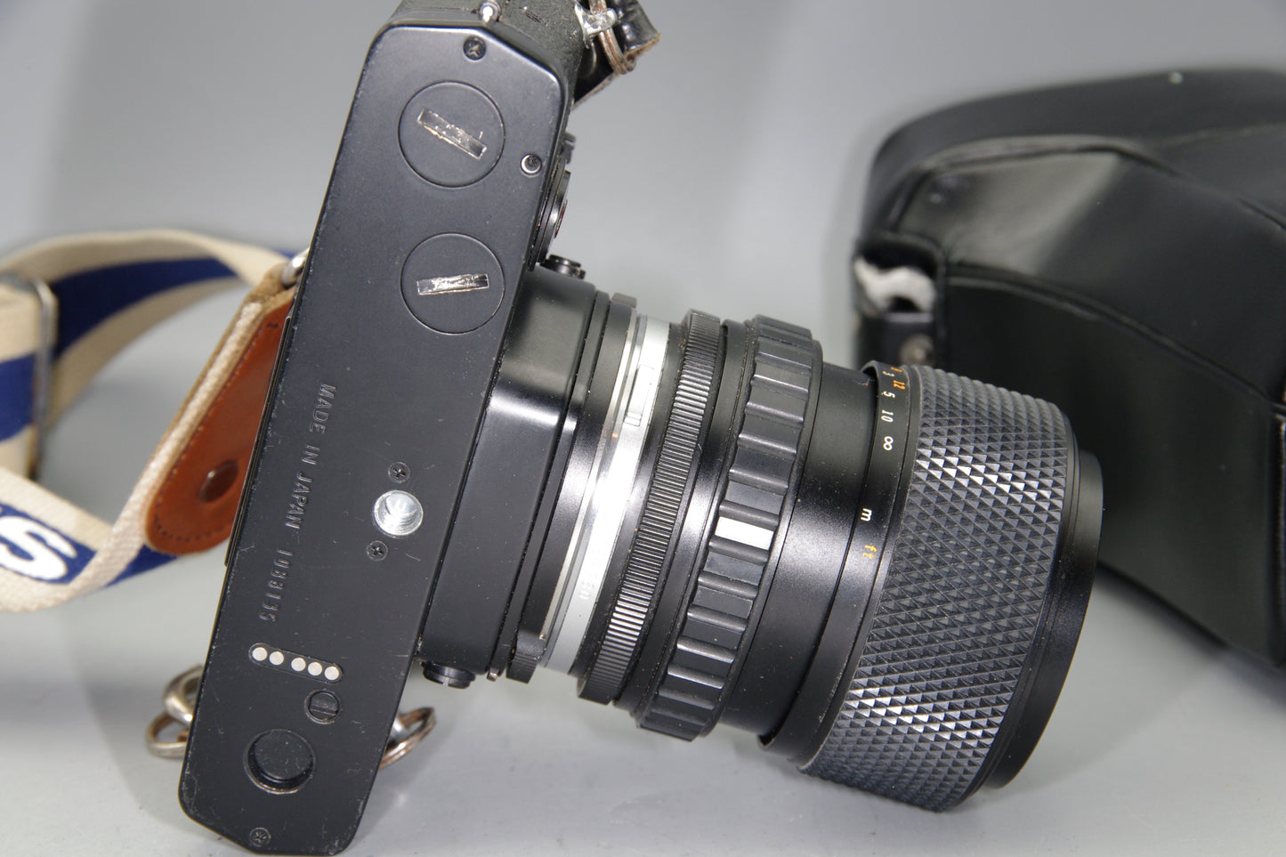 Olympus OM‑4  35mm SLR Film Camera with Zuiko 35–70mm Lens & Case -Excellent