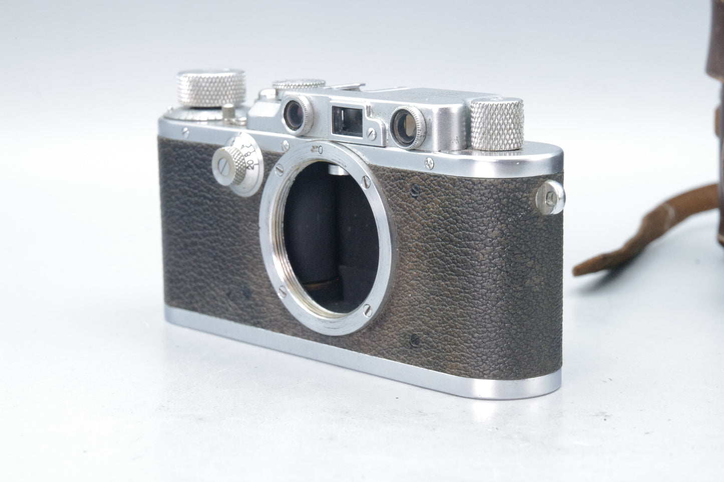 Leica III 35mm Rangefinder Camera 1934 Serial 129991 – Very Good with Case