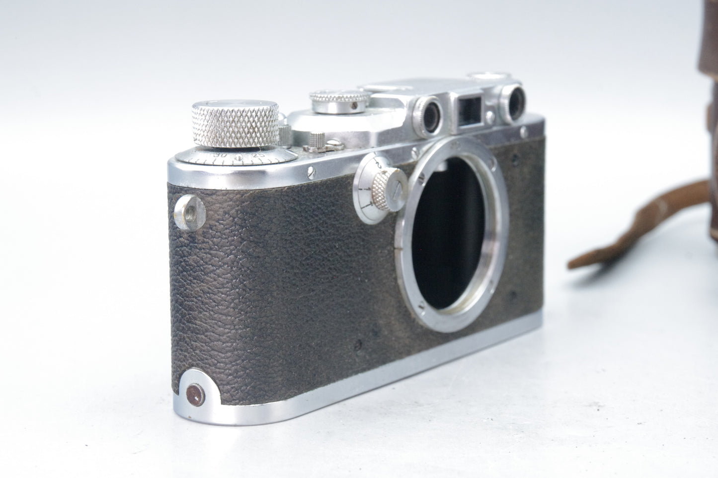 Leica III 35mm Rangefinder Camera 1934 Serial 129991 – Very Good with Case