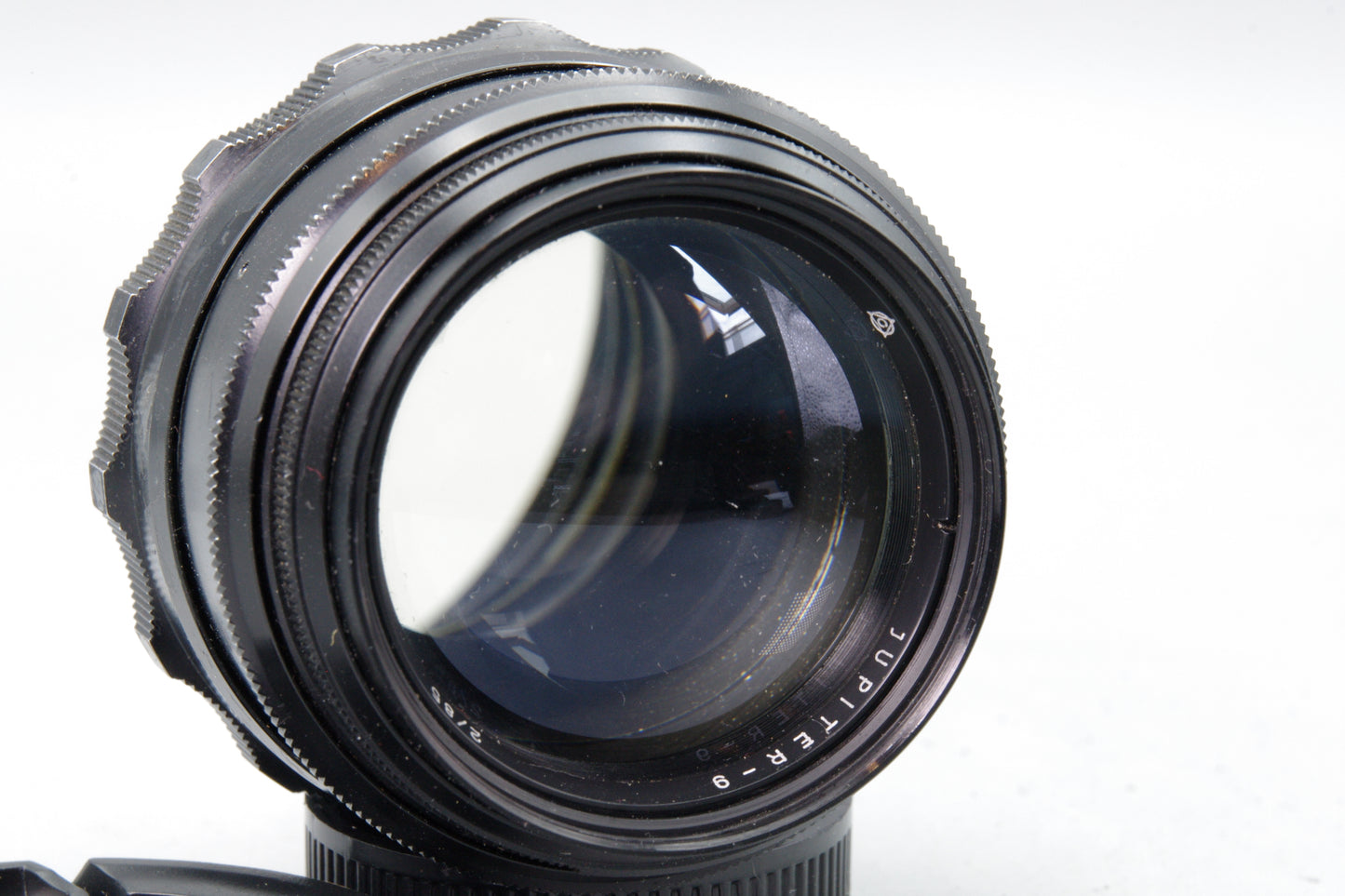 KMZ Jupiter‑9 85mm f/2 Lens – M42 Mount – Soviet Portrait Prime – Very Good