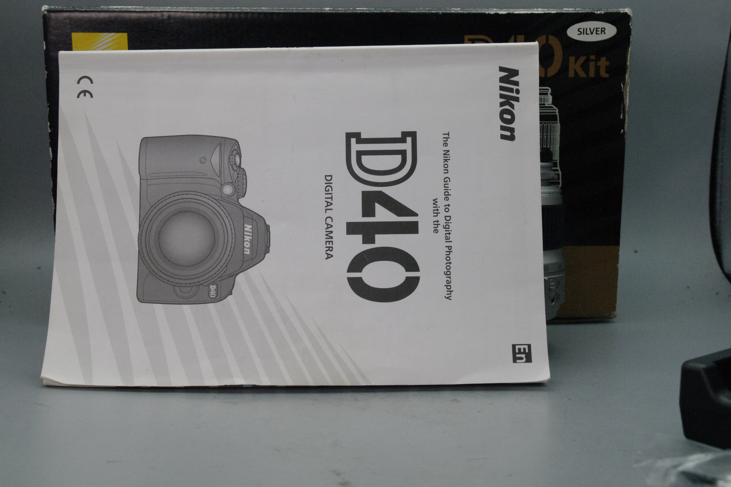 Nikon D40 6.1MP DSLR Silver Kit – Near Mint – 18–55mm – S/C 1101 – Boxed