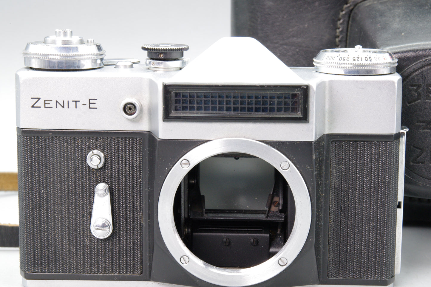Zenit‑E 35mm SLR Film Camera Body with Case – M42 Mount – VGC
