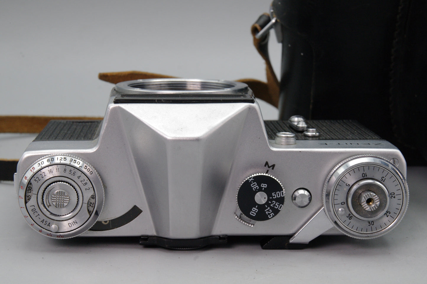 Zenit‑E 35mm SLR Film Camera Body with Case – M42 Mount – VGC