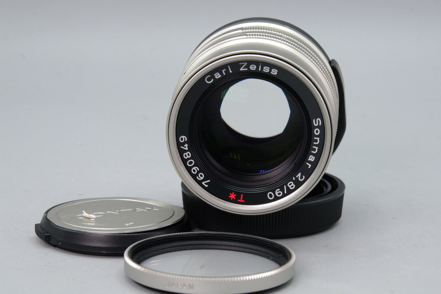 Carl Zeiss Sonnar 90mm f/2.8 T* Lens – Contax G Mount with Caps – Excellent
