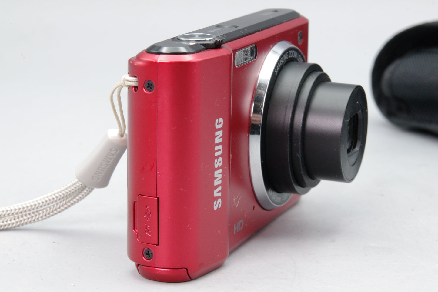 Samsung ES90 Red 14.2MP Digital Camera with Battery & Case – Excellent