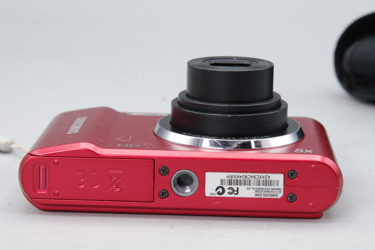 Samsung ES90 Red 14.2MP Digital Camera with Battery & Case – Excellent