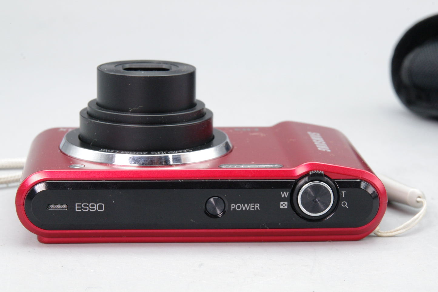 Samsung ES90 Red 14.2MP Digital Camera with Battery & Case – Excellent