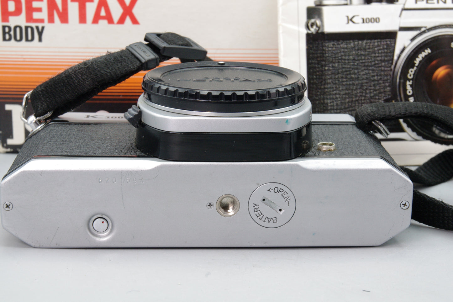 Pentax K1000 35mm SLR Camera – Boxed – Fully Working – Very Good Condition