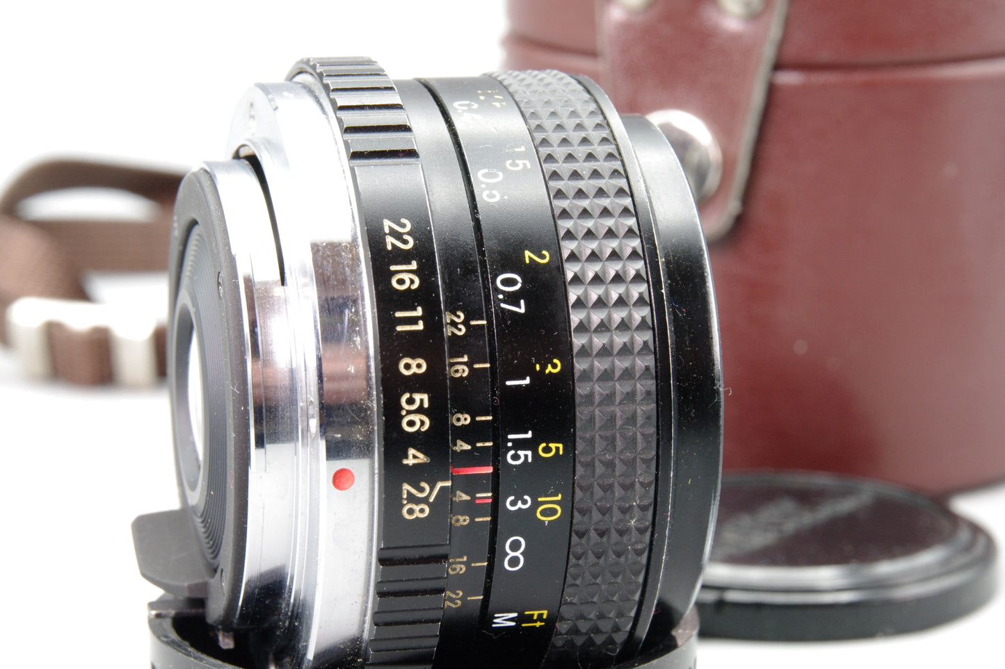 Carl Zeiss Jena 28mm f/2.8 MC Lens – Pentax K Mount with Case – Excellent