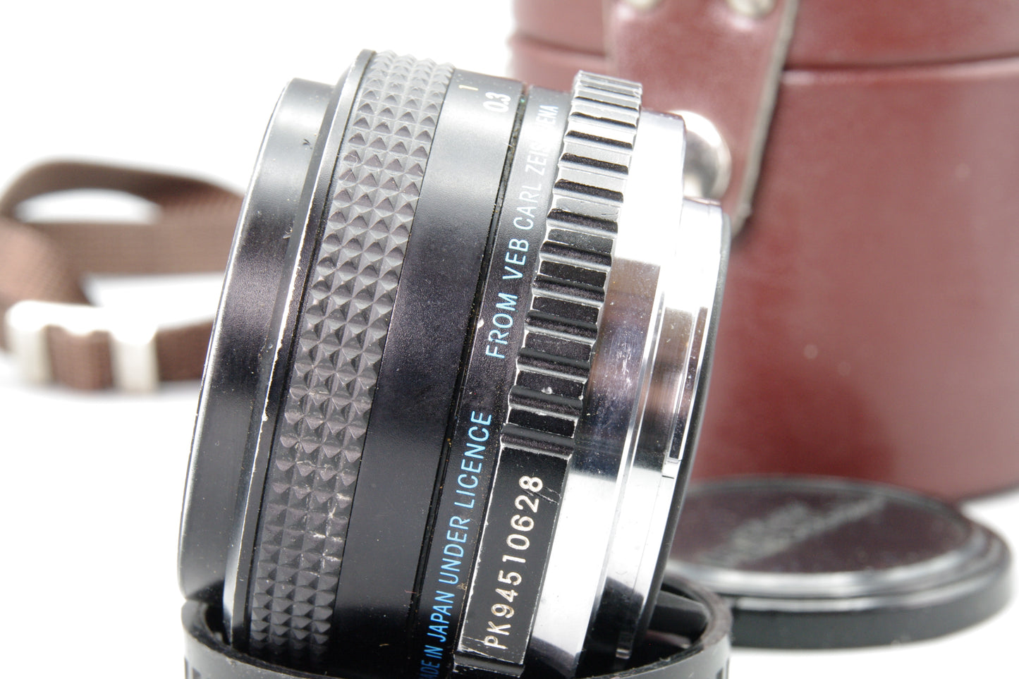 Carl Zeiss Jena 28mm f/2.8 MC Lens – Pentax K Mount with Case – Excellent