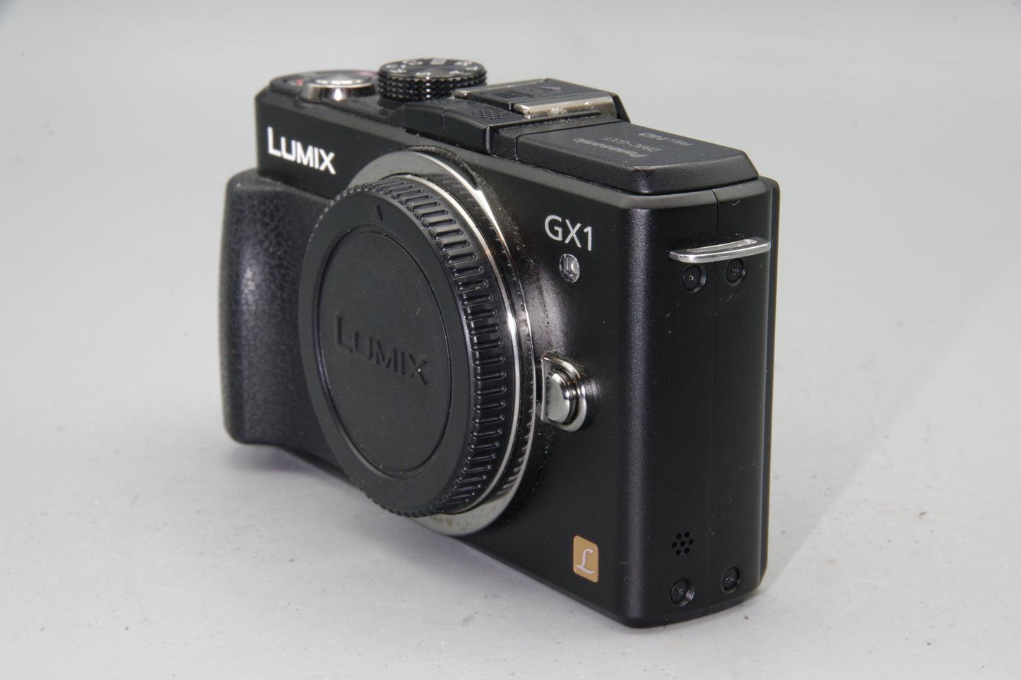Panasonic Lumix DMC-GX1 16MP Micro Four Thirds Digital Camera – Shutter Count 557