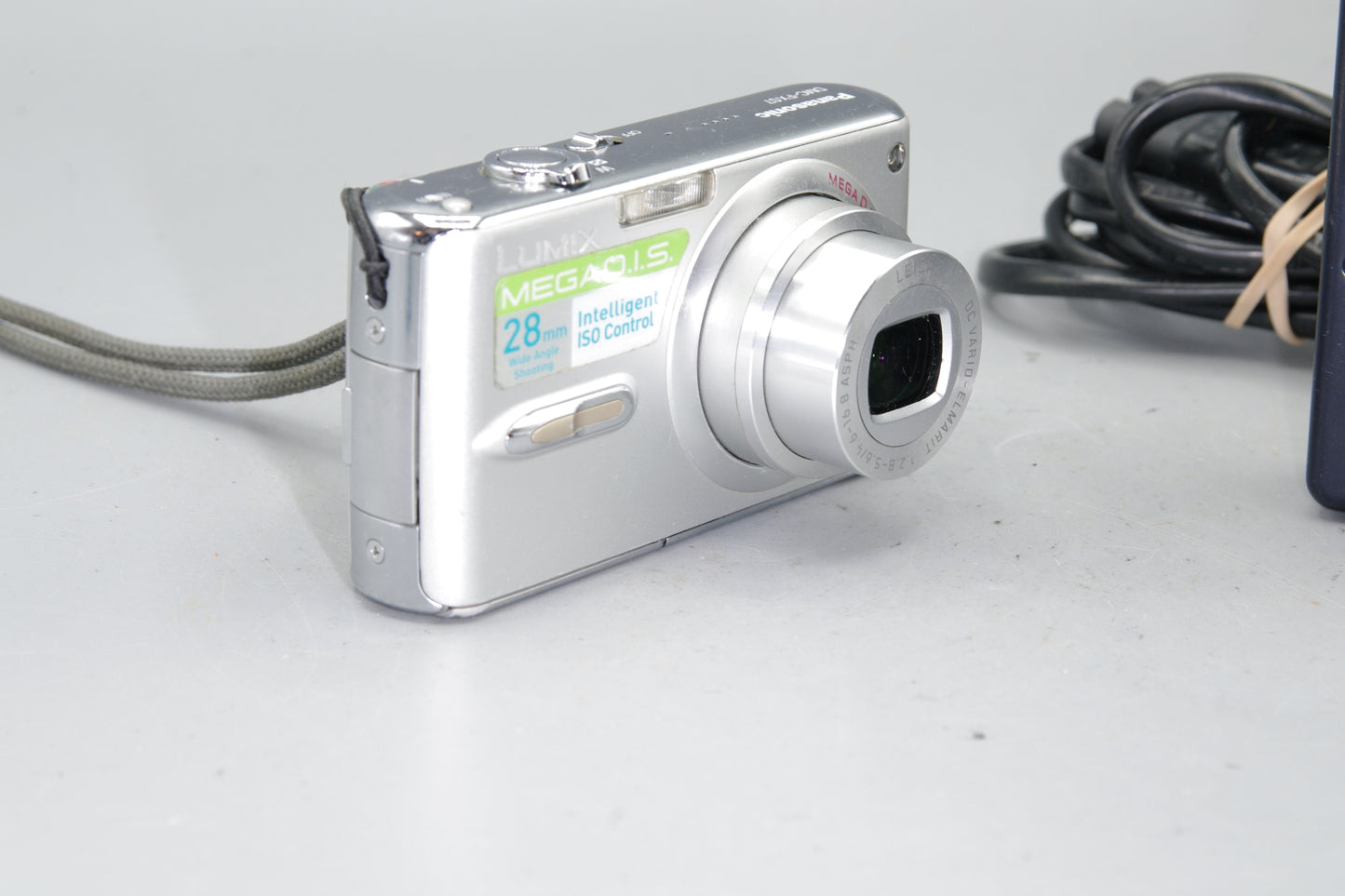 Panasonic Lumix DMC-FX07 7.2MP Digital Compact with Charger and Battery