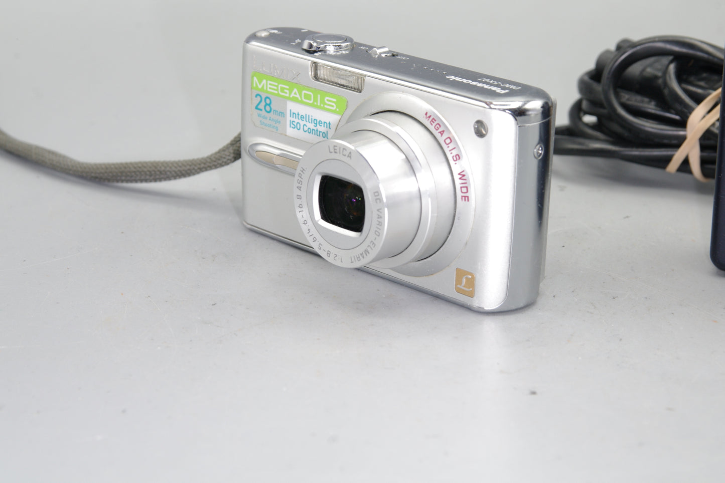 Panasonic Lumix DMC-FX07 7.2MP Digital Compact with Charger and Battery