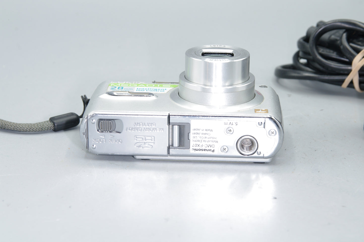 Panasonic Lumix DMC-FX07 7.2MP Digital Compact with Charger and Battery