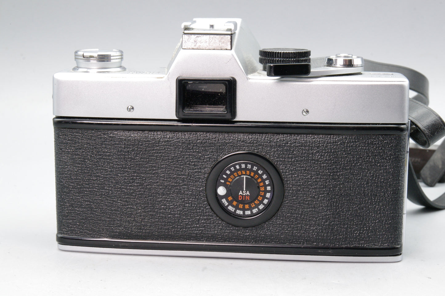 Minolta SR‑T 101 35mm SLR – Tested – Shutter Working – Meter Weak – Very Good