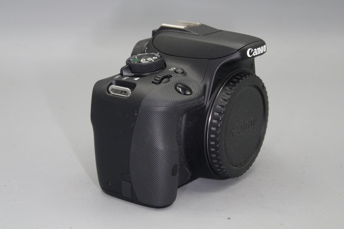 Canon EOS 100D  18MP DSLR Camera  - Mint Condition -  S/C 664