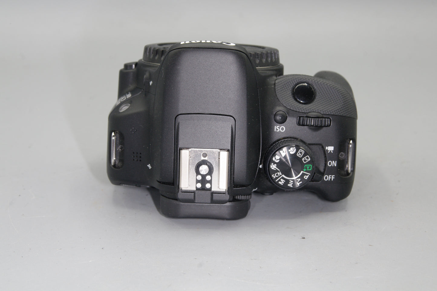 Canon EOS 100D  18MP DSLR Camera  - Mint Condition -  S/C 664