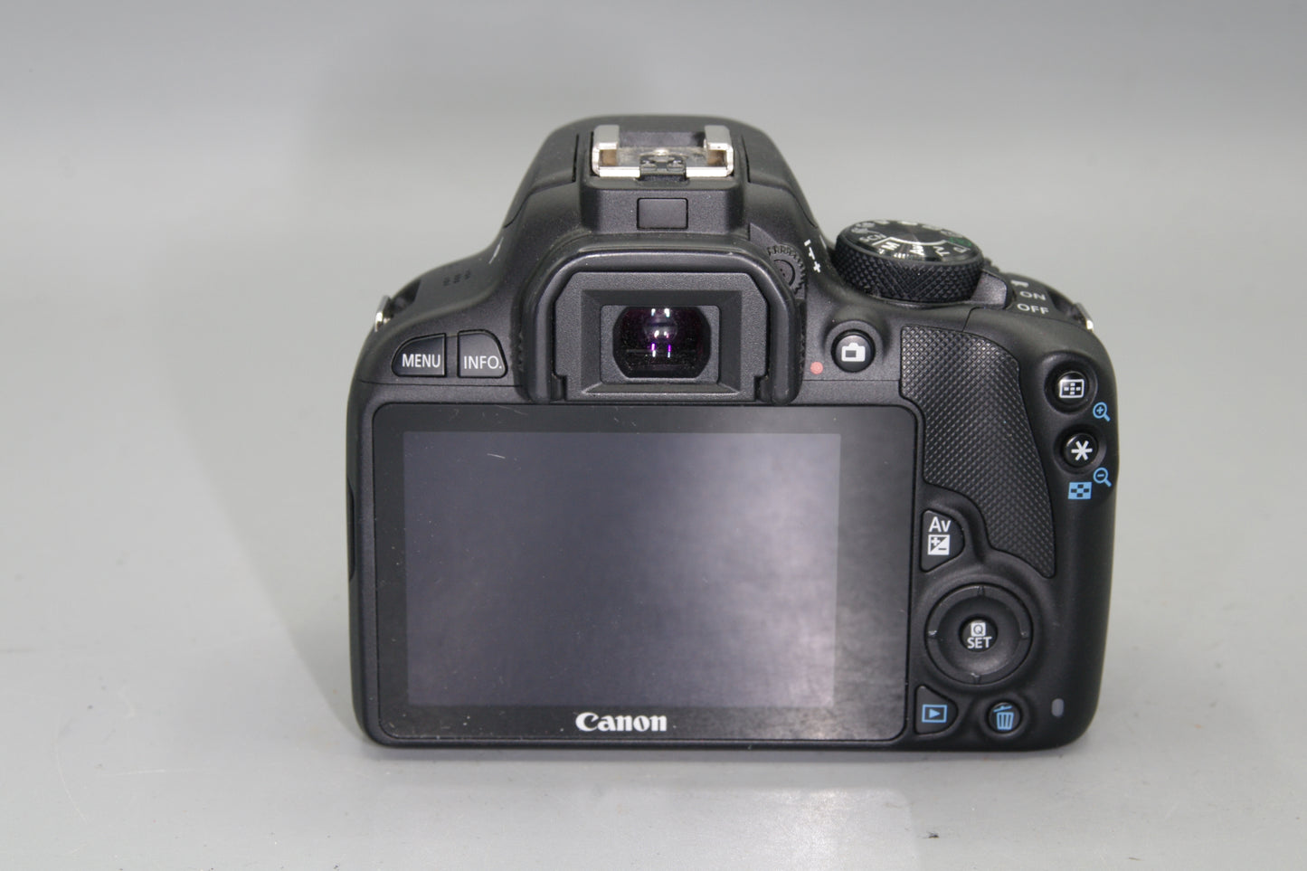 Canon EOS 100D  18MP DSLR Camera  - Mint Condition -  S/C 664