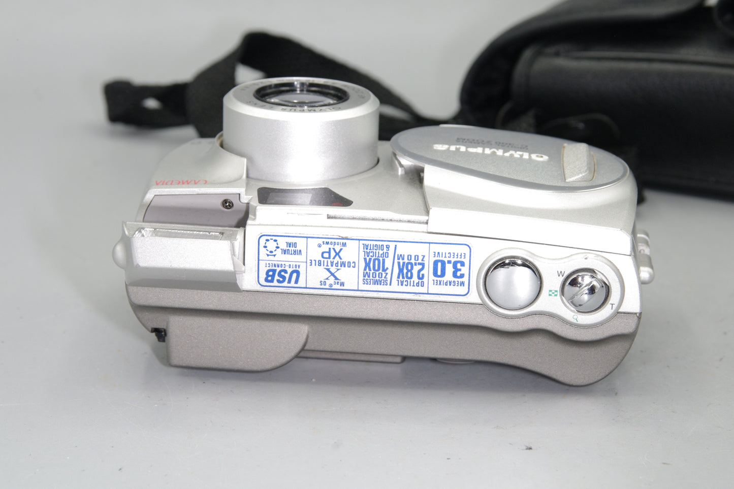Olympus Camedia C-300 3MP Compact  Camera - Excellent *(AA Batteries