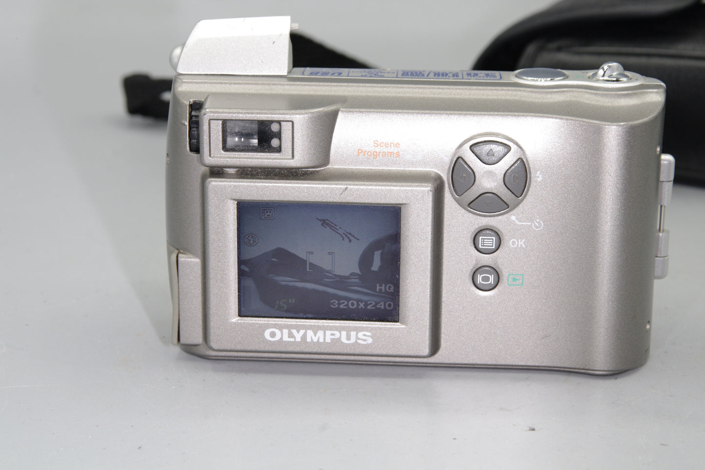 Olympus Camedia C-300 3MP Compact  Camera - Excellent *(AA Batteries