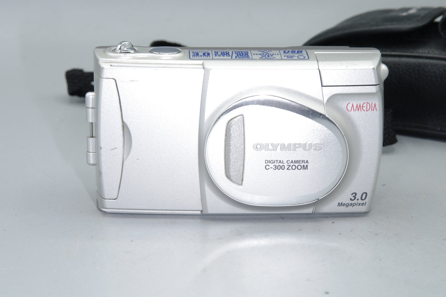 Olympus Camedia C-300 3MP Compact  Camera - Excellent *(AA Batteries